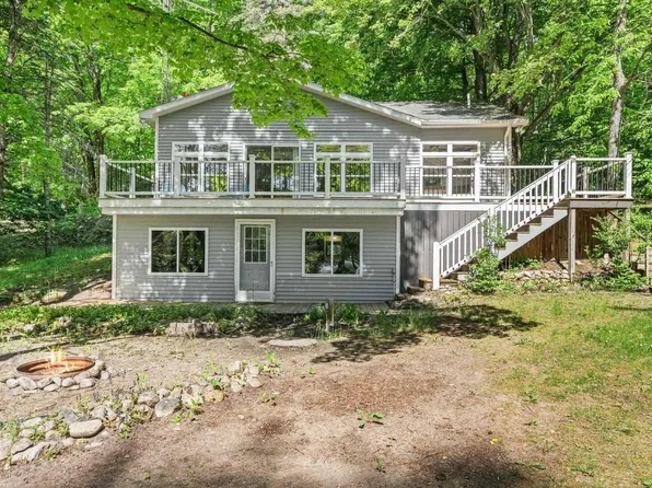 5252 Six Mile Lake Rd, Ellsworth, MI 49729