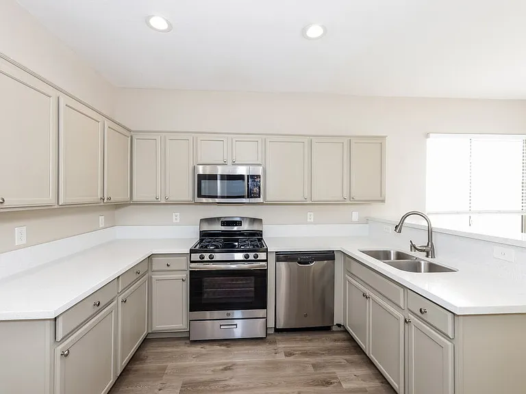 892 Shining Rose Pl — Photo 8