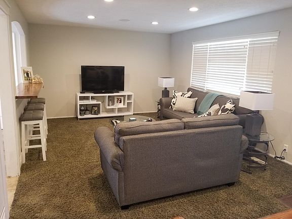 3rd image of 3815 W Ettenmor Cir