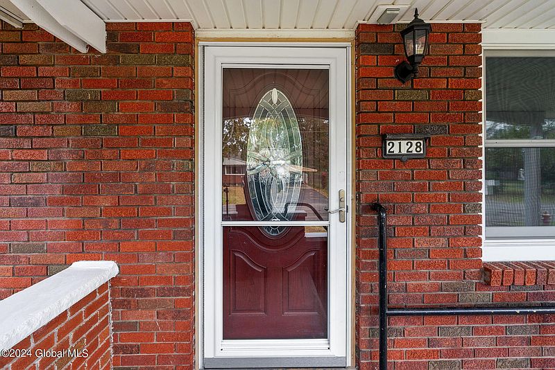 4th image of 2128 Fiero Avenue