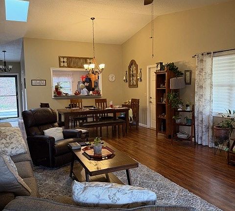 2nd image of 701 Oak Creek Rd