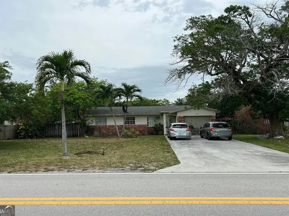 285 NW 35th St, Boca Raton, FL 33431