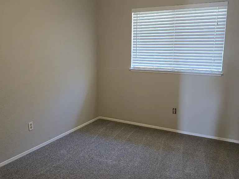 1645 Court Dr #7 — Photo 10
