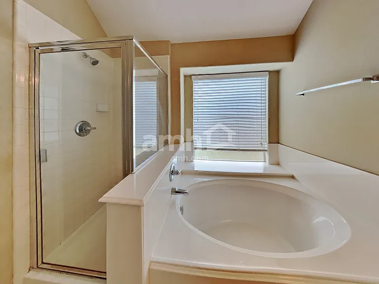2918 Meridian Bay Ln — Photo 13