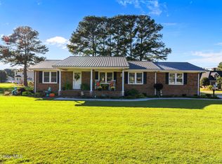 631 E Sanders St, Four Oaks, NC 27524