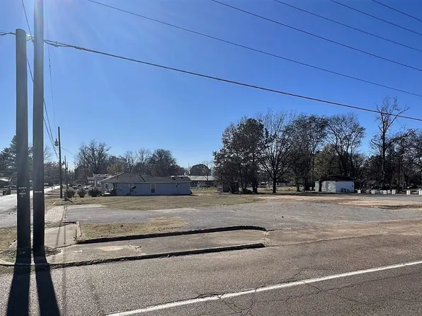 Forrest St, Dyersburg, TN 38024