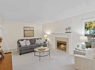 122 Avignon Ct, Woodbury, MN 55125