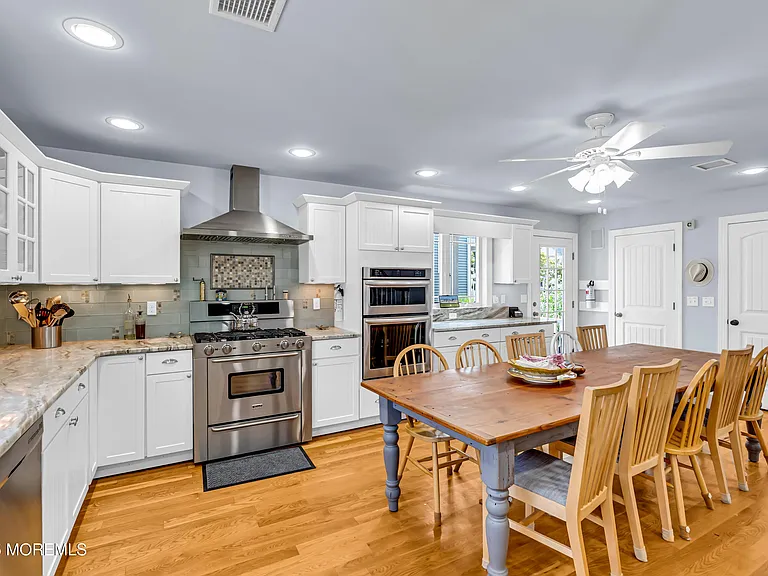 306 Ocean Park Ave — Photo 16