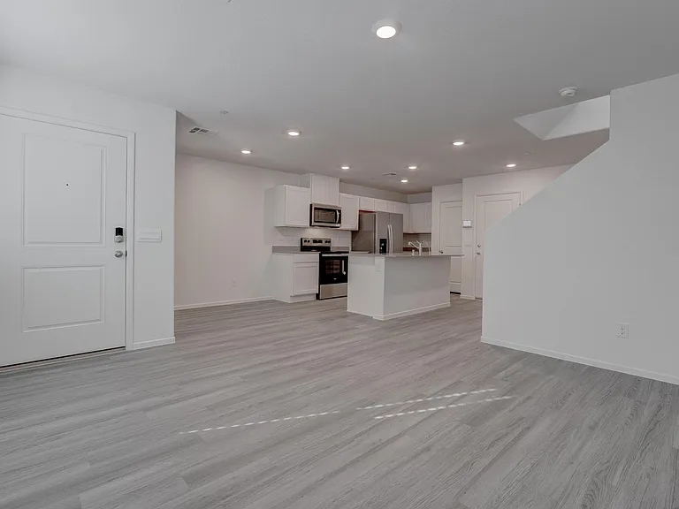 7371 Craig Cove Ct — Photo 3