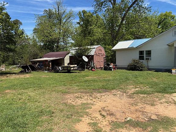 2nd image of 1231 M Cole Rd