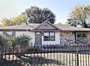 536 Rolling Ridge Dr, Lewisville, TX 75067