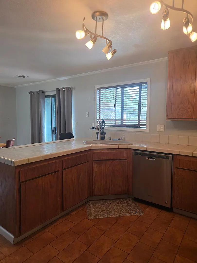 Well-Maintained Petaluma Home 3BD/2BA with EV Charging & Backyard Deck — Photo 4