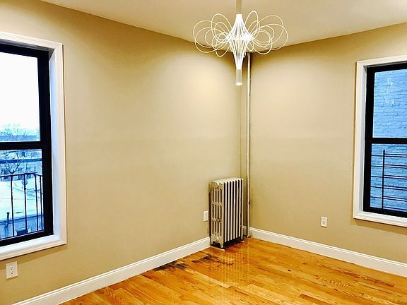 4th image of 320 Empire Blvd APT 5F
