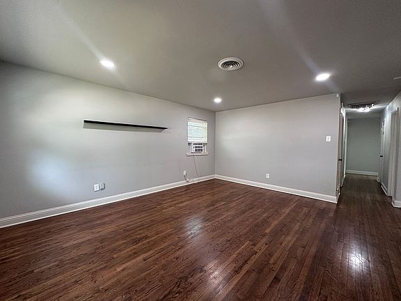 3rd image of 5315 23rd St