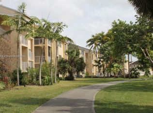 15340 SW 106th Ter APT 821, Miami, FL 33196