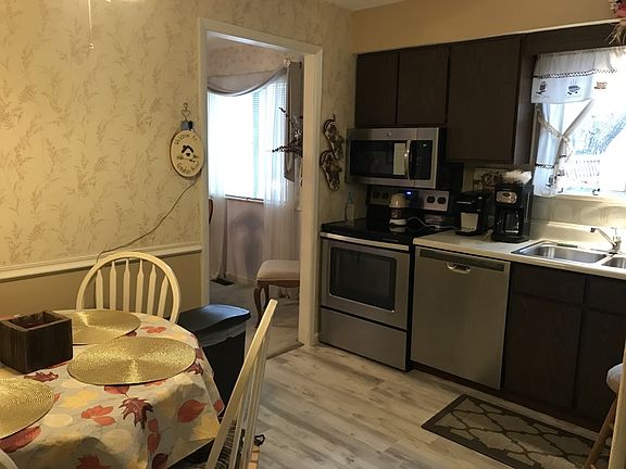 4th image of 882 Summerfield Ln