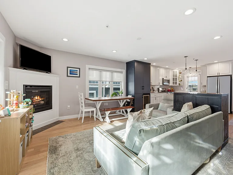 35 Tuckerman St #A — Photo 7
