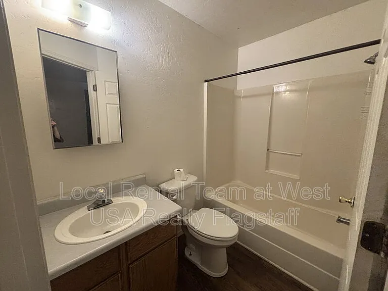 625 S Fountaine St #B — Photo 18