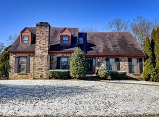 106 Wooded Falls Rd, Middletown, KY 40243