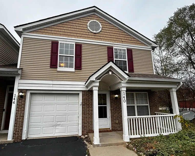 2 bed, 1.5 bath, 1050 sqft, $1,395 — Photo 1
