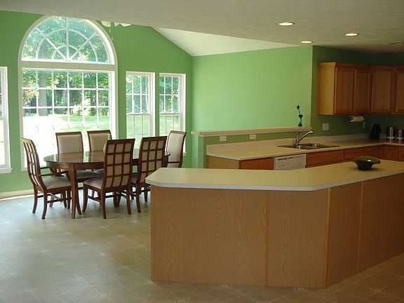 4th image of 1220 Creekledge Ct