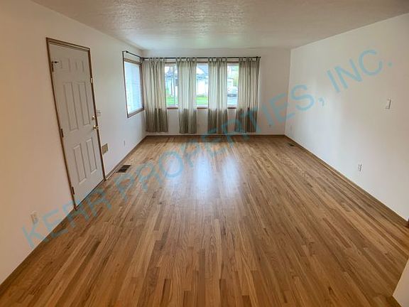 2nd image of 6807 SE Cora St