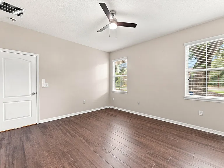 17013 Vilesta Dr — Photo 15