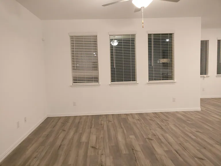 1216 Smoketree Ln — Photo 37