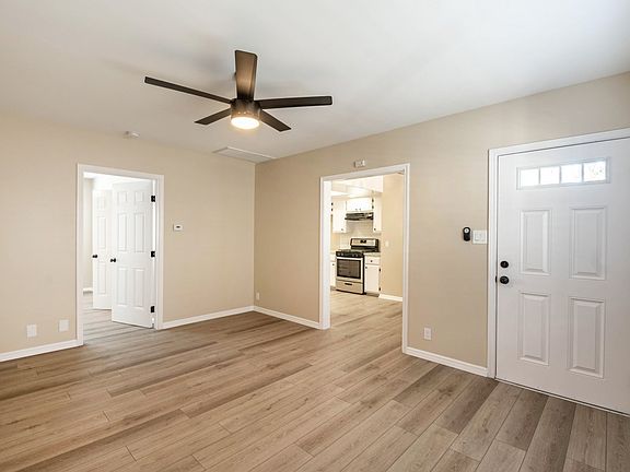 5th image of 807 E Chevy Chase Dr APT 3
