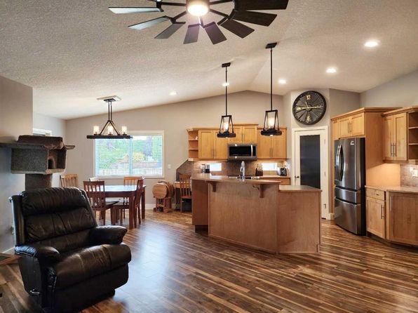 11 E Link Spur, Claresholm, AB T0L 0T0