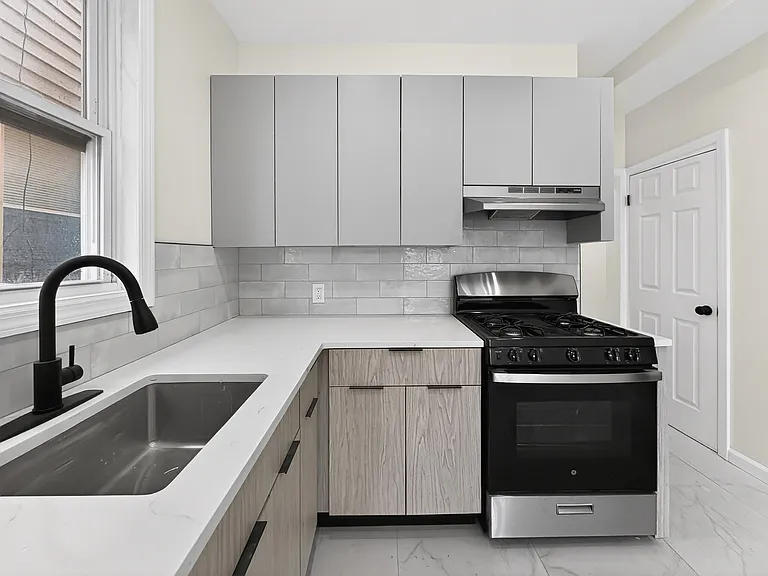 345 Walnut St #3R — Photo 23