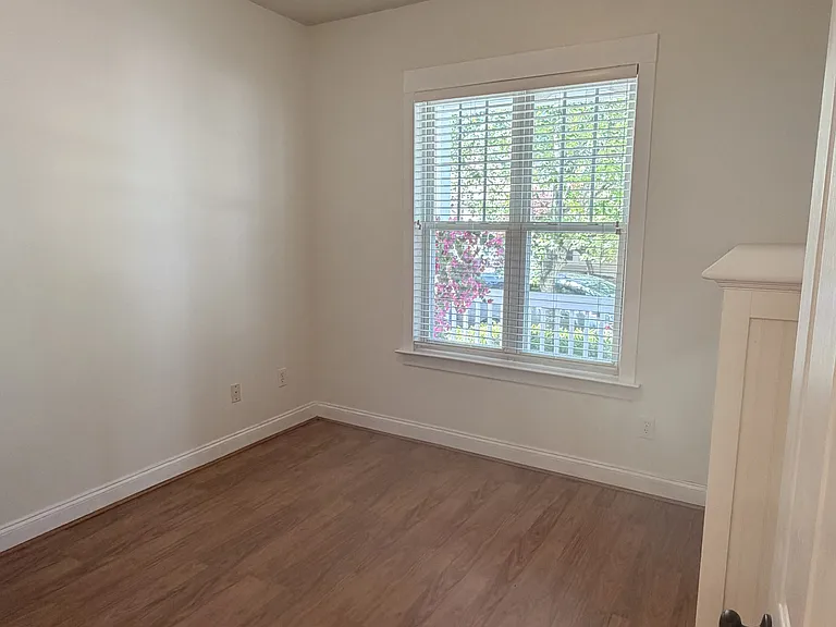 11341 Charlotte View Dr — Photo 8