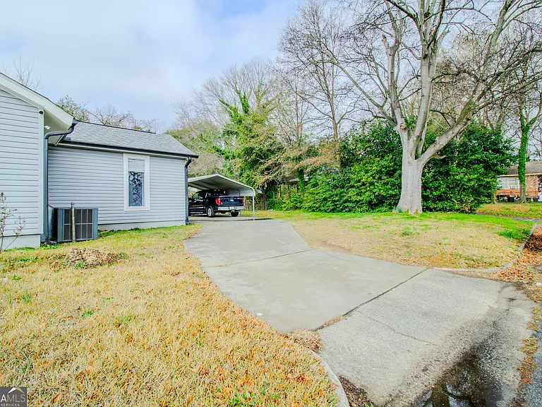 579 Lynmore Ave — Photo 21