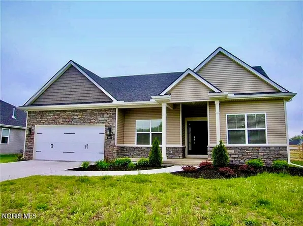 132 Hidden Village Ln, Holland, OH 43528