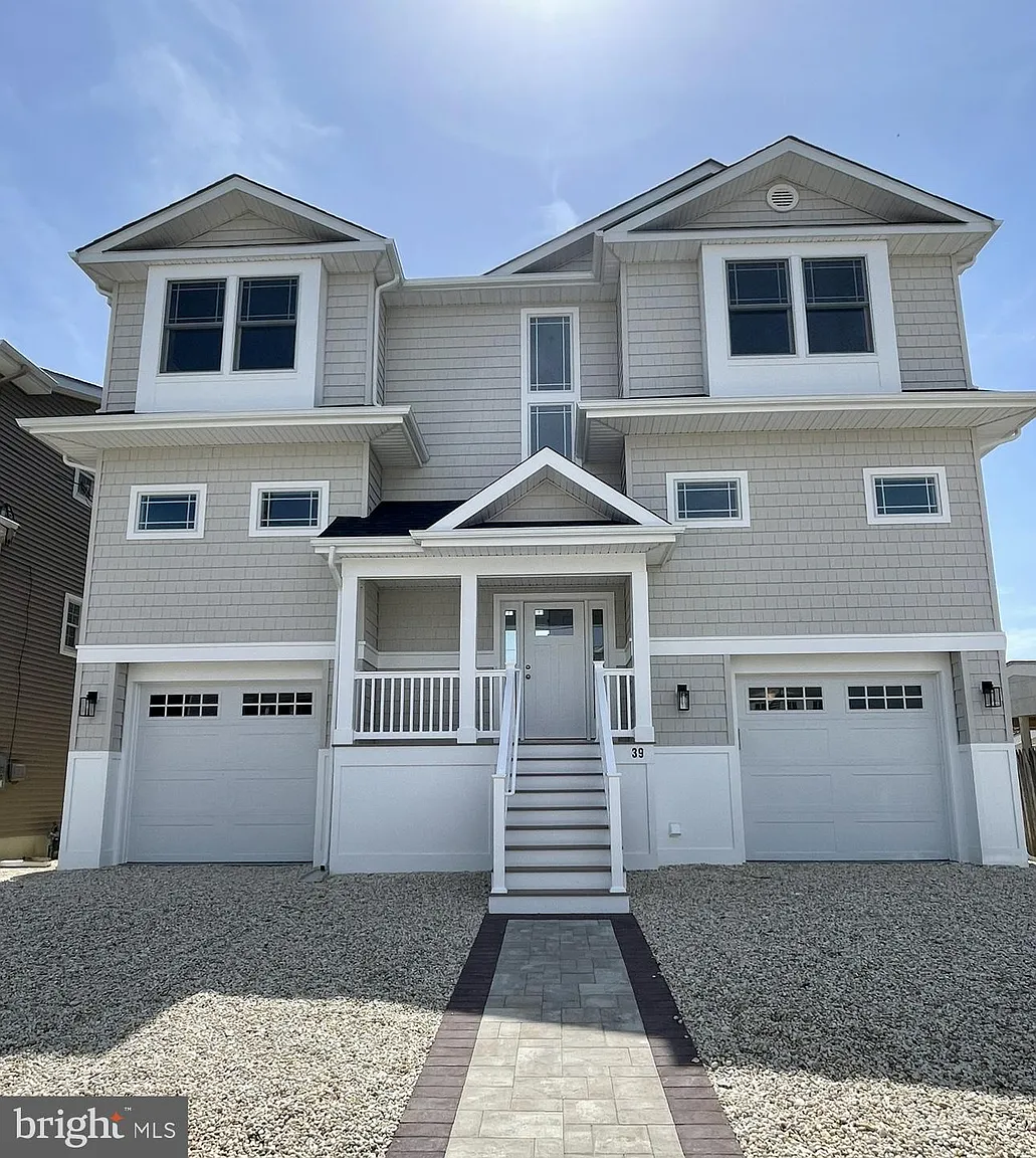 39 Barry Ln photo 1