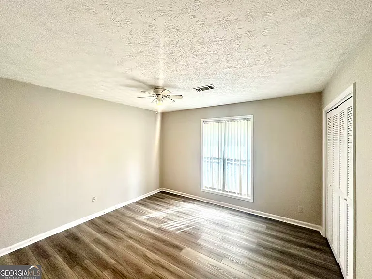 100 Lakeview Ln — Photo 25