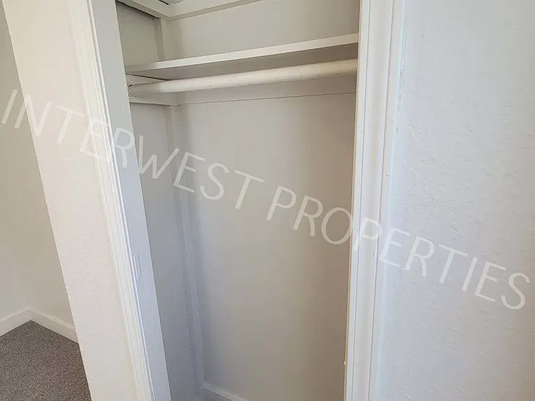 2622 SE 84th Ave — Photo 7