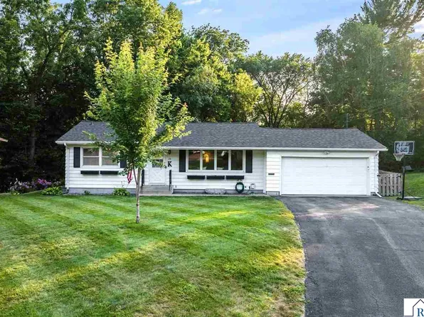 128 Clover Ln, Mankato, MN 56001