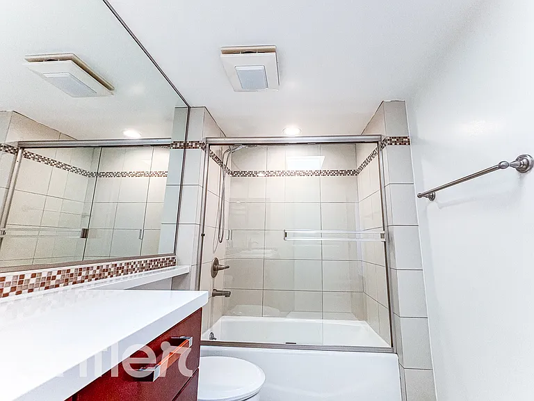 1241 S Sherbourne Dr #GPH4 — Photo 37