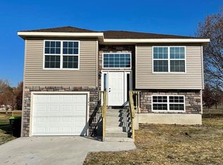 202 E Long Ln, El Dorado Springs, MO 64744