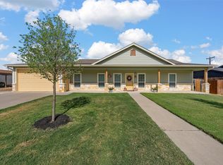505 David Davis Dr, Mc Gregor, TX 76657