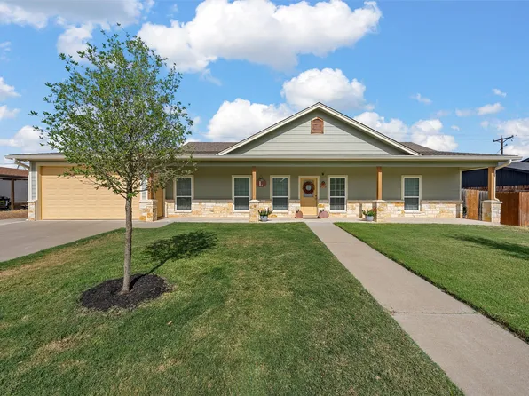 505 David Davis Dr, Mc Gregor, TX 76657
