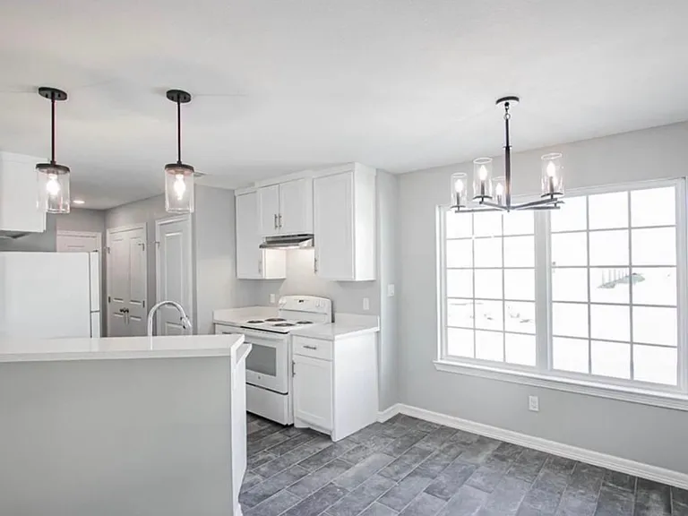 Southridge Dr — Photo 3