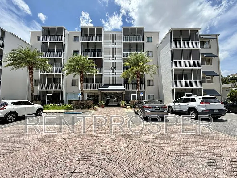 1100 Delaney Ave #F201 — Photo 16