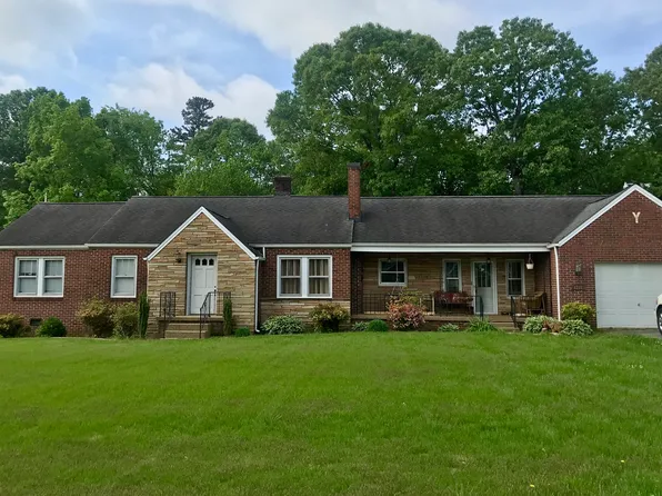 1708 30th Avenue Ct NE, Hickory, NC 28601
