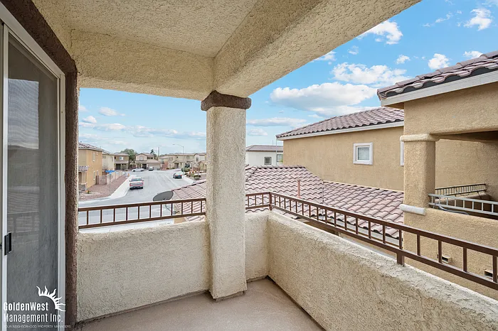 3528 E Carisbrook Dr — Photo 18