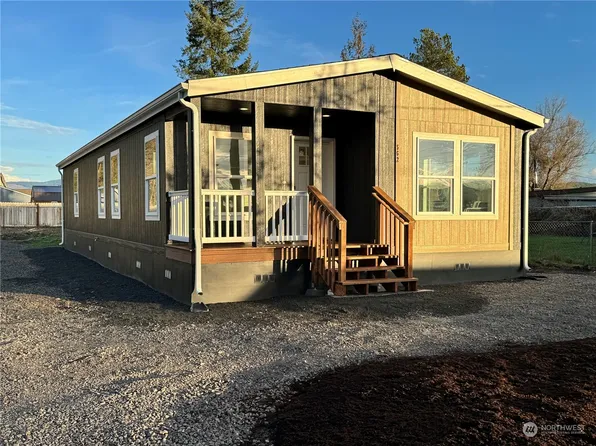 562 Hall Road, Silverlake, WA 98645