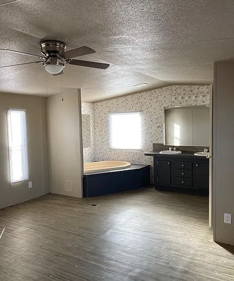 9210 Barton Ave — Photo 4