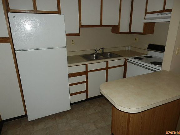 2nd image of 3170 W Monroe St APT 203