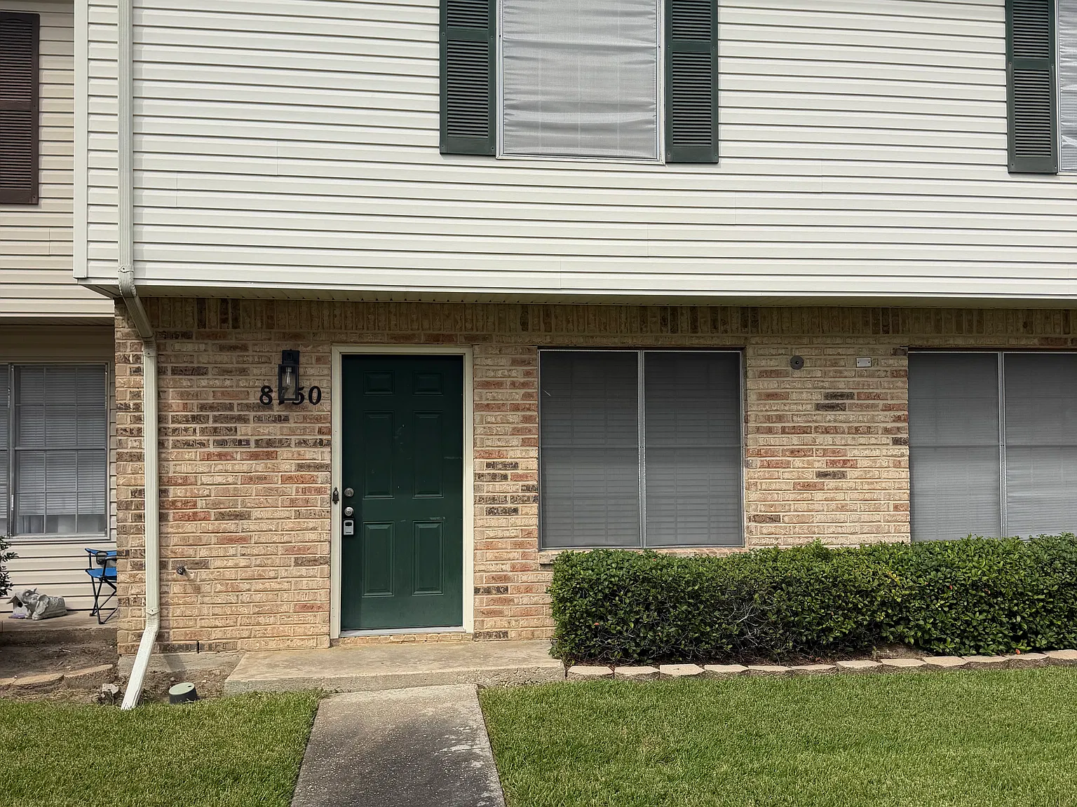 2 bed, 1.5 bath, 900 sqft, $1,200 — Photo 1